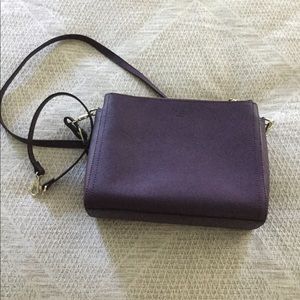 Lo & Sons Pearl Crossbody Bag